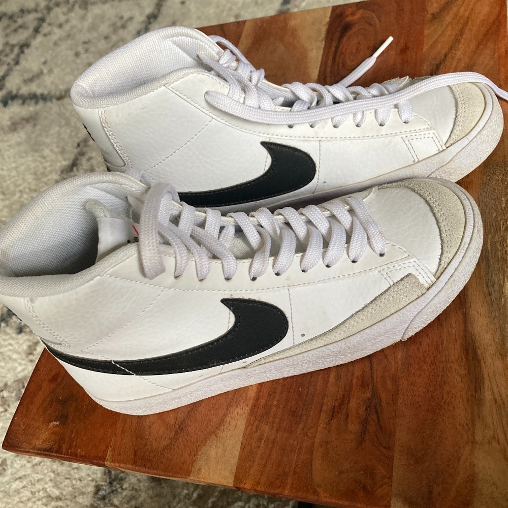 Nike Blazer shoes size 4 Youth